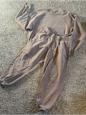 Old Navy Women's Taupe Track Joggers set S Petite